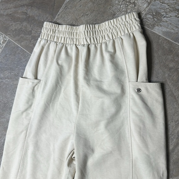 Roxy next set women’s sweatpants, tapioca colour size med NWOT - Picture 4 of 13